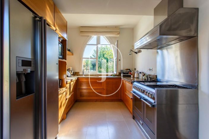 Image No.5-7 Bed House for sale