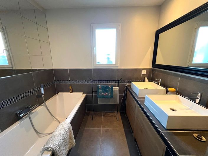 Image No.13-4 Bed House for sale