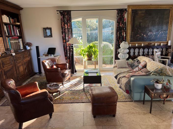 Image No.8-4 Bed House for sale