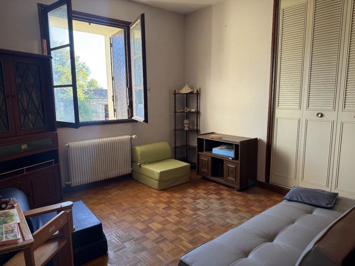 Image No.10-5 Bed House for sale