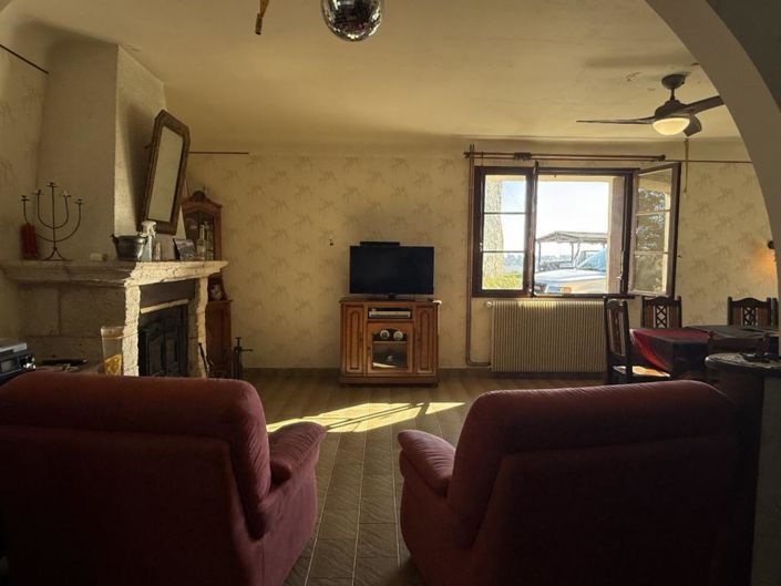 Image No.6-5 Bed House for sale