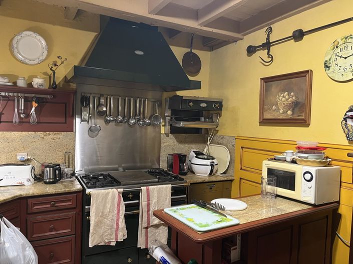 Image No.10-8 Bed House for sale