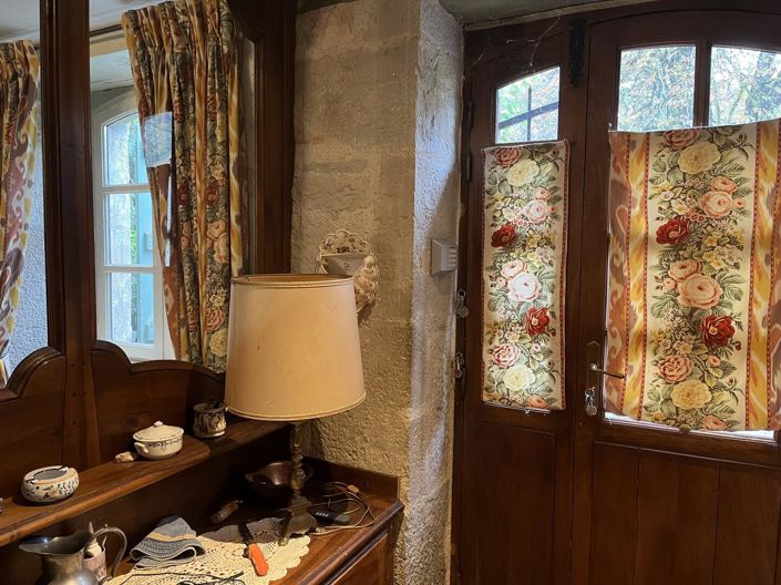 Image No.5-8 Bed House for sale