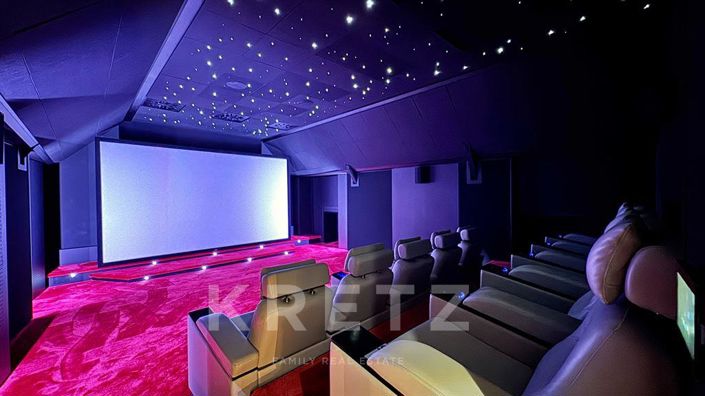 Image No.17-12 Bed Property for sale