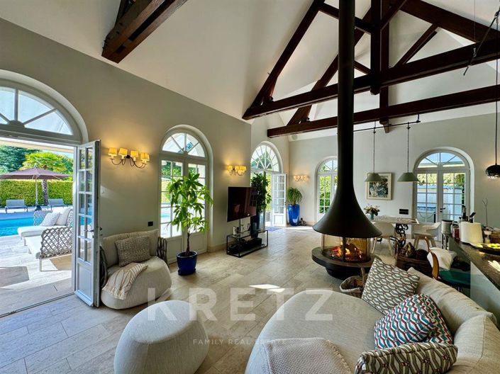 Image No.18-12 Bed Property for sale