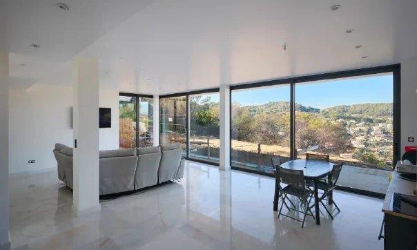 Image No.3-4 Bed House for sale