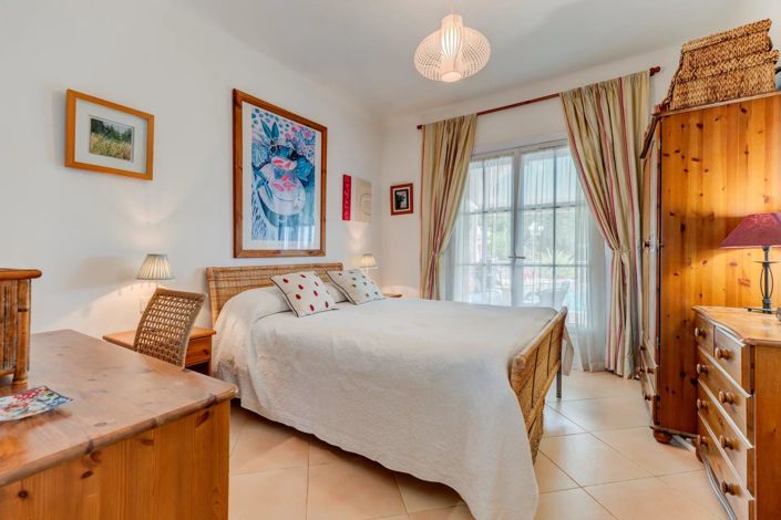 Image No.13-4 Bed House for sale