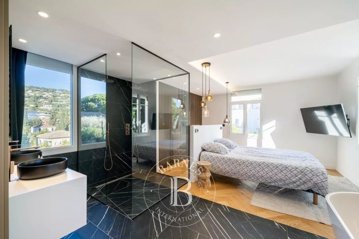 Image No.12-4 Bed House for sale