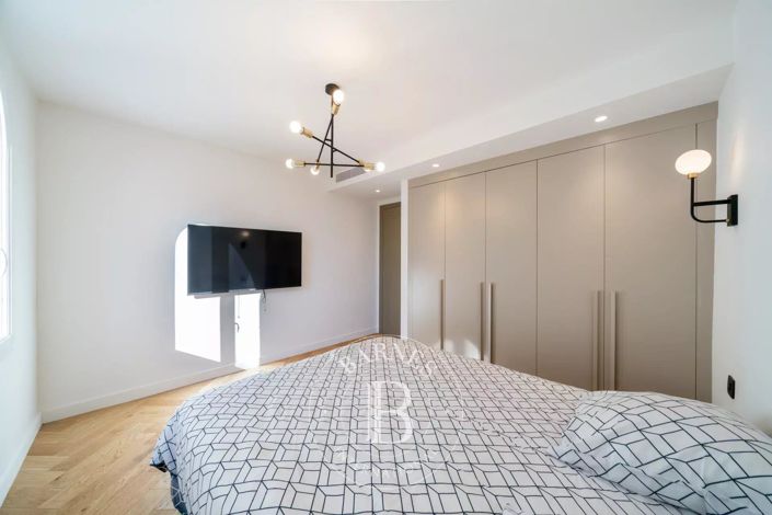 Image No.15-4 Bed House for sale