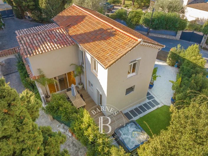 Image No.21-4 Bed House for sale