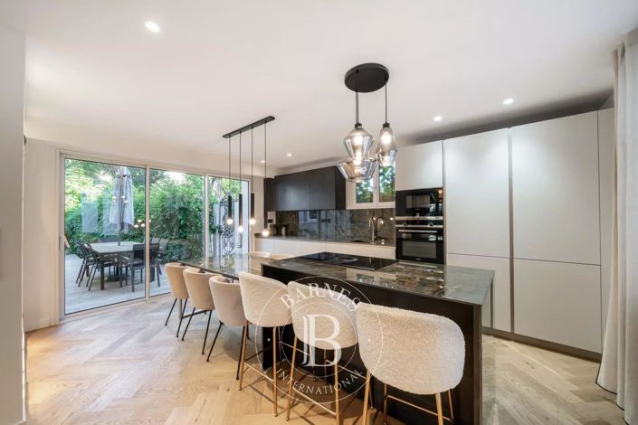 Image No.8-4 Bed House for sale