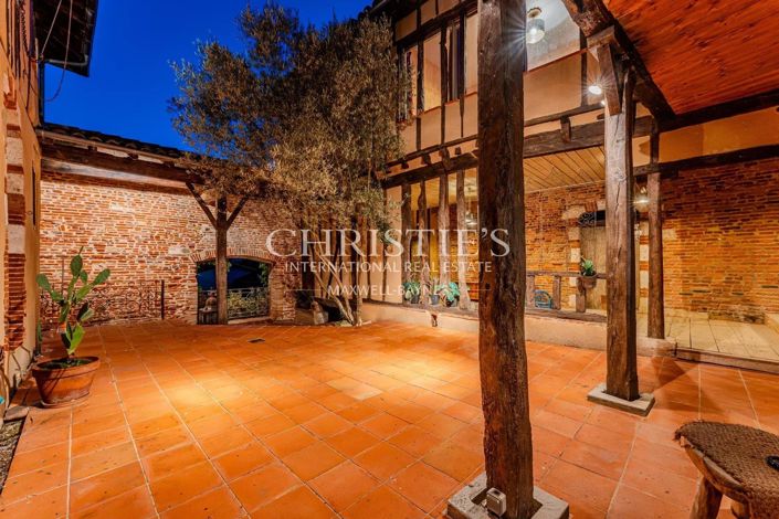 Image No.1-3 Bed House for sale