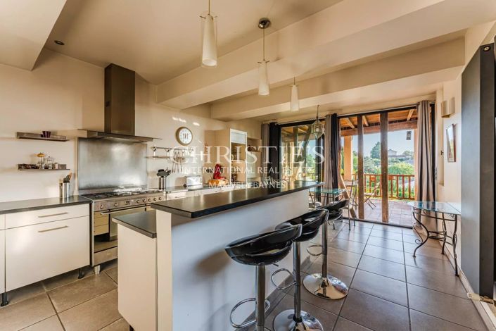 Image No.8-3 Bed House for sale