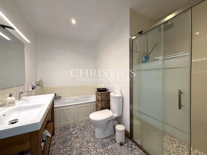 Image No.15-17 Bed House for sale