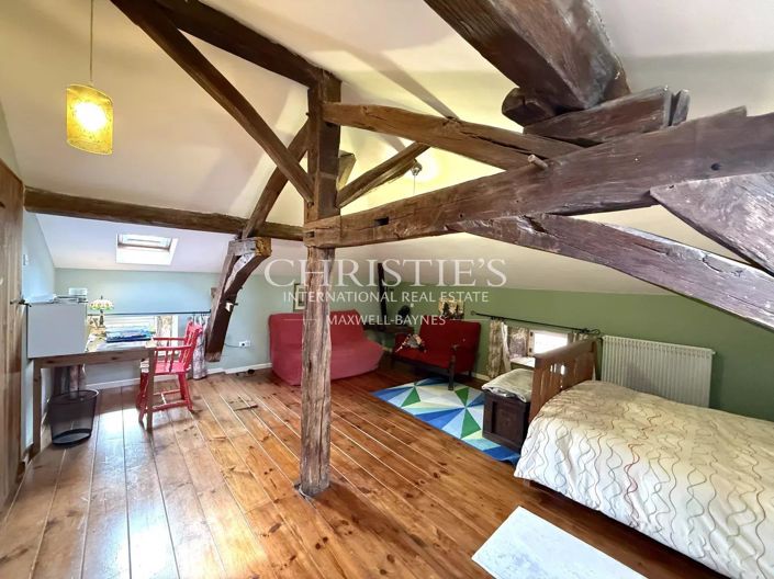 Image No.19-17 Bed House for sale