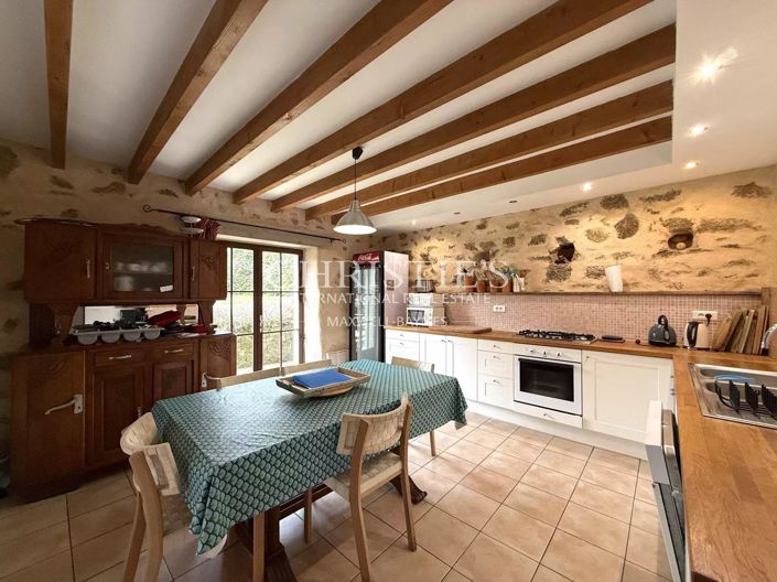 Image No.30-17 Bed House for sale