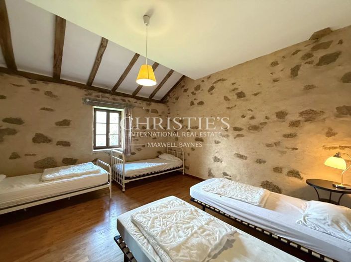 Image No.35-17 Bed House for sale