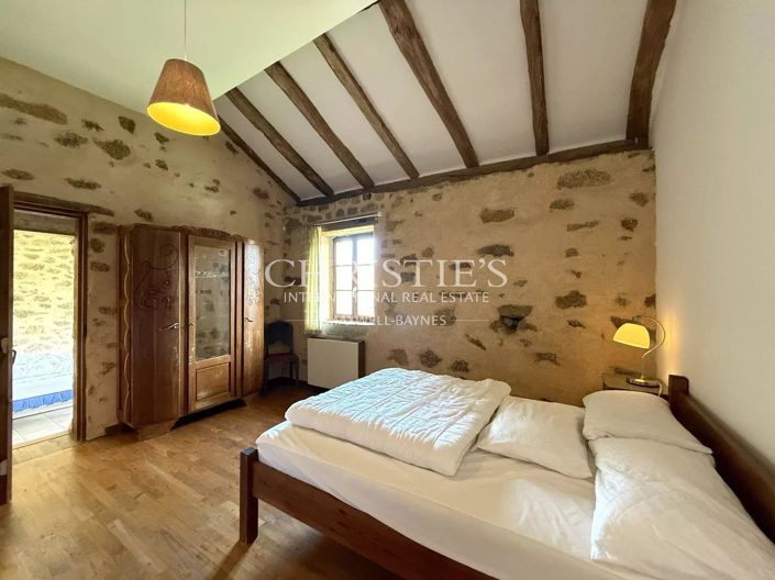 Image No.37-17 Bed House for sale