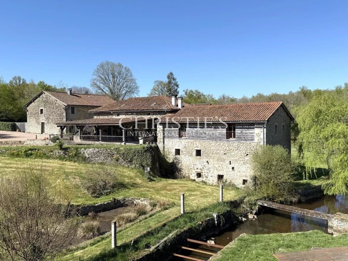 Image No.7-17 Bed House for sale