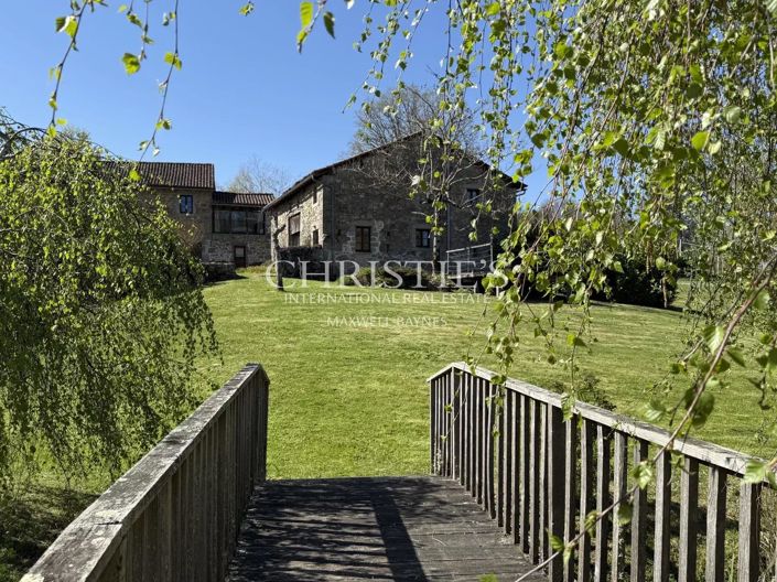 Image No.8-17 Bed House for sale