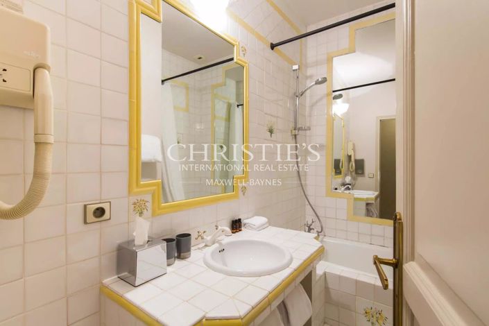 Image No.11-12 Bed House for sale