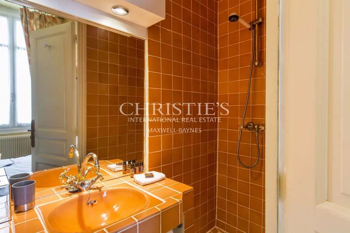 Image No.20-12 Bed House for sale