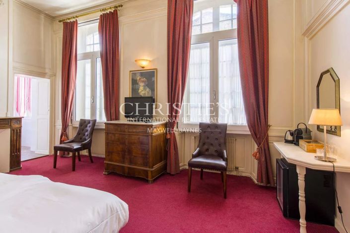 Image No.22-12 Bed House for sale