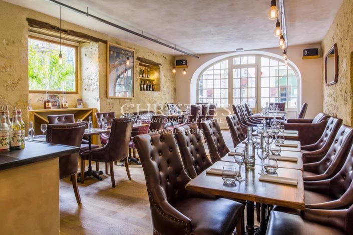 Image No.6-12 Bed House for sale