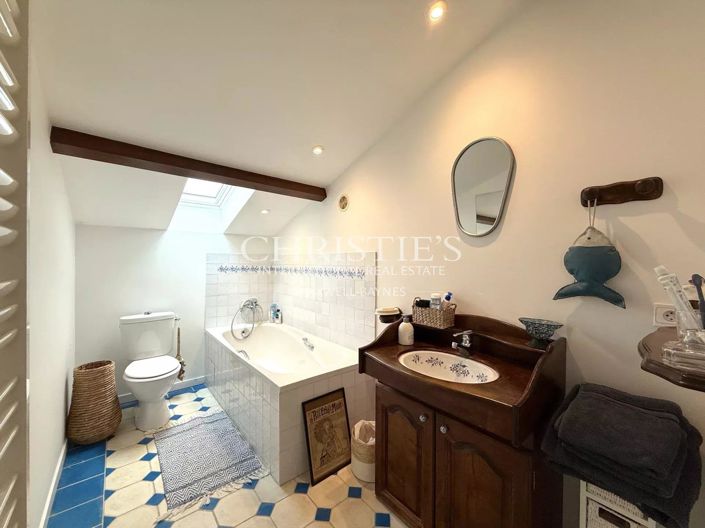 Image No.19-5 Bed House for sale