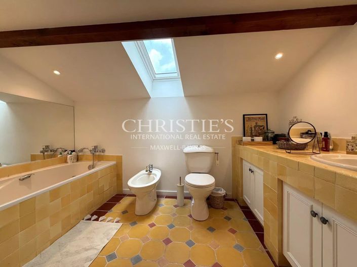 Image No.21-5 Bed House for sale