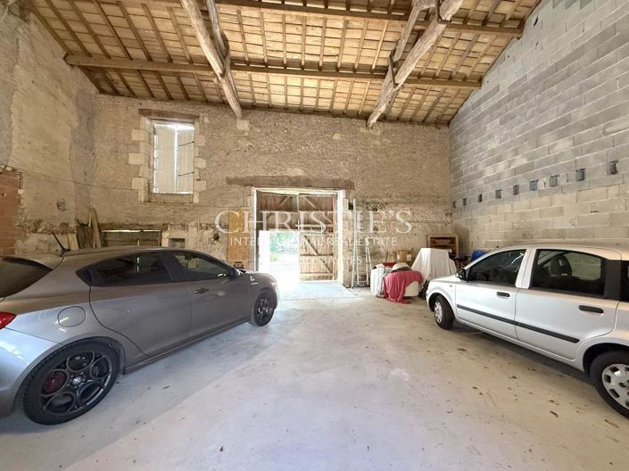 Image No.24-5 Bed House for sale