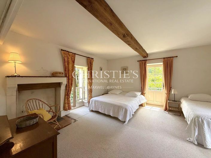 Image No.30-5 Bed House for sale