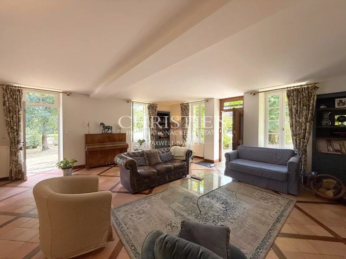 Image No.9-5 Bed House for sale