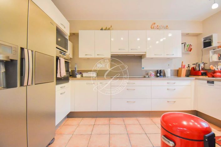 Image No.10-4 Bed House for sale