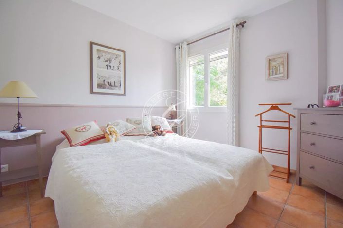 Image No.17-4 Bed House for sale