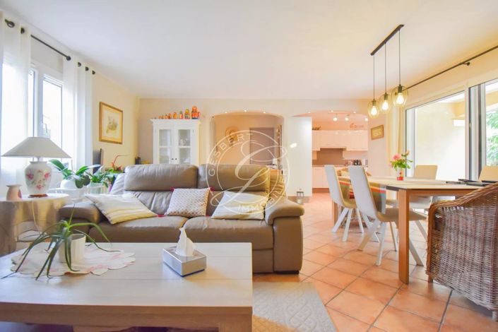 Image No.4-4 Bed House for sale