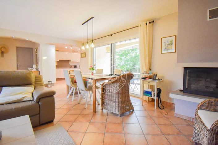 Image No.5-4 Bed House for sale