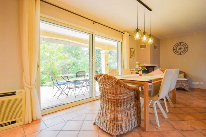 Image No.6-4 Bed House for sale