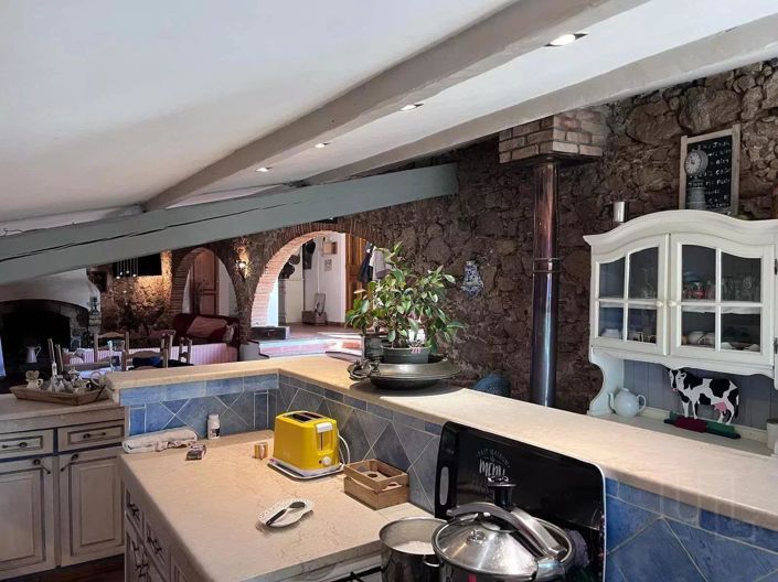 Image No.6-3 Bed House for sale