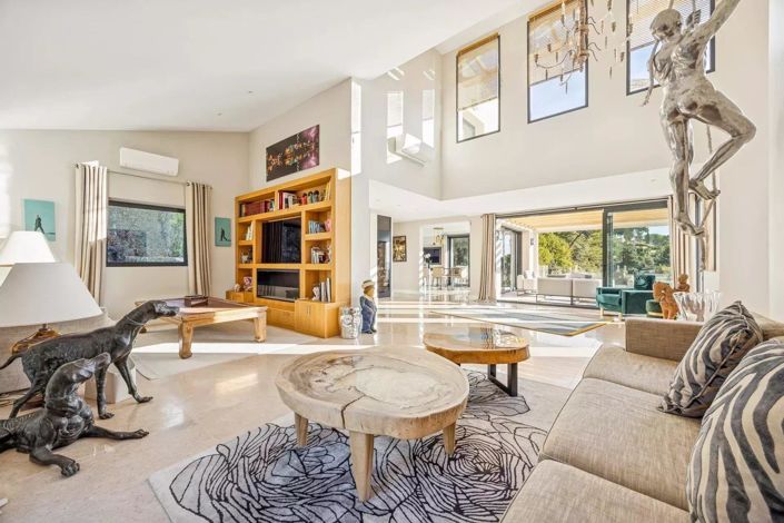 Image No.5-5 Bed House for sale