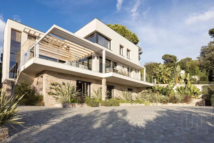 Image No.6-5 Bed House for sale