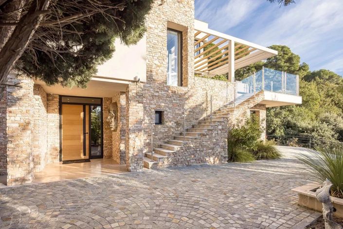 Image No.7-5 Bed House for sale