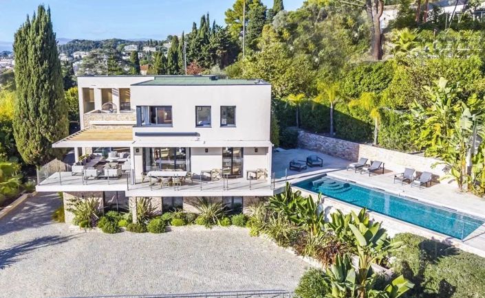 Image No.8-5 Bed House for sale