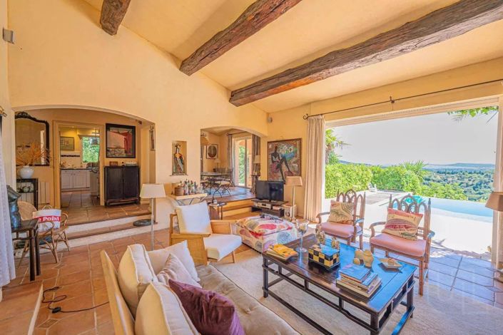 Image No.6-5 Bed House for sale