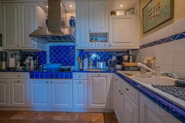 Image No.9-5 Bed House for sale