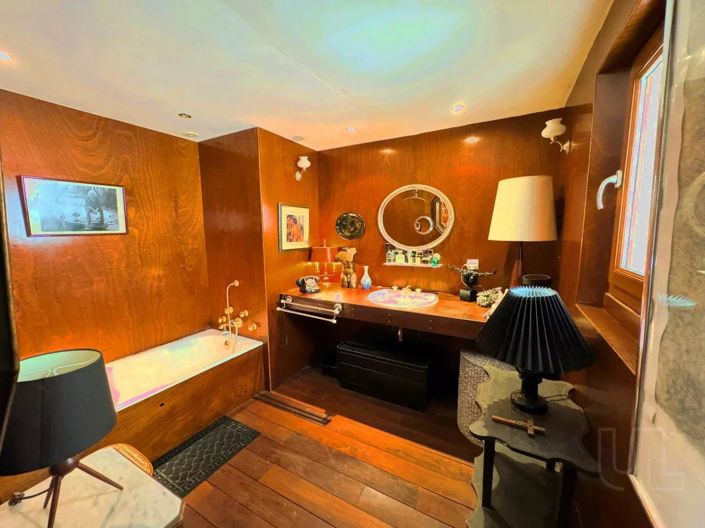 Image No.7-5 Bed House for sale