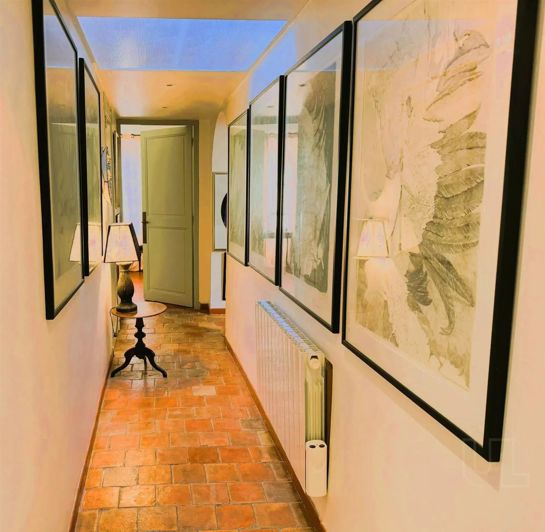 Image No.8-5 Bed House for sale