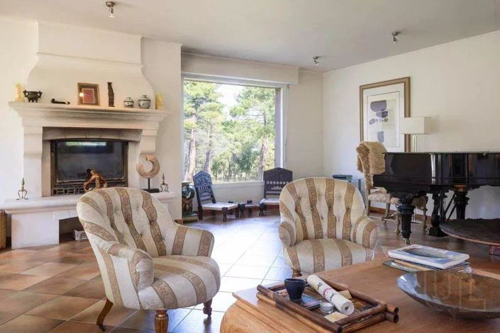 Image No.6-5 Bed House for sale