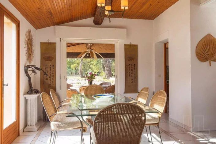 Image No.7-5 Bed House for sale