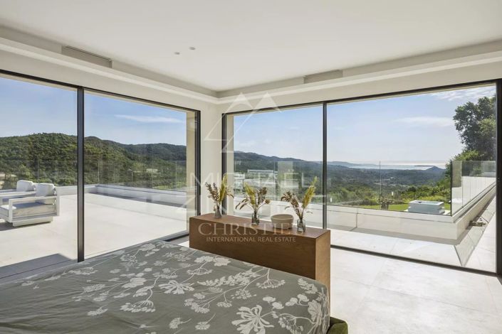 Image No.10-5 Bed House for sale